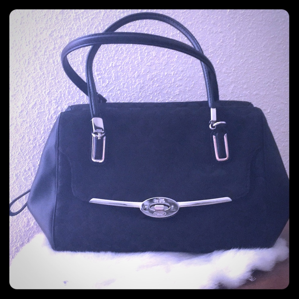 Excellent condition NWOT Black Coach bag No25638